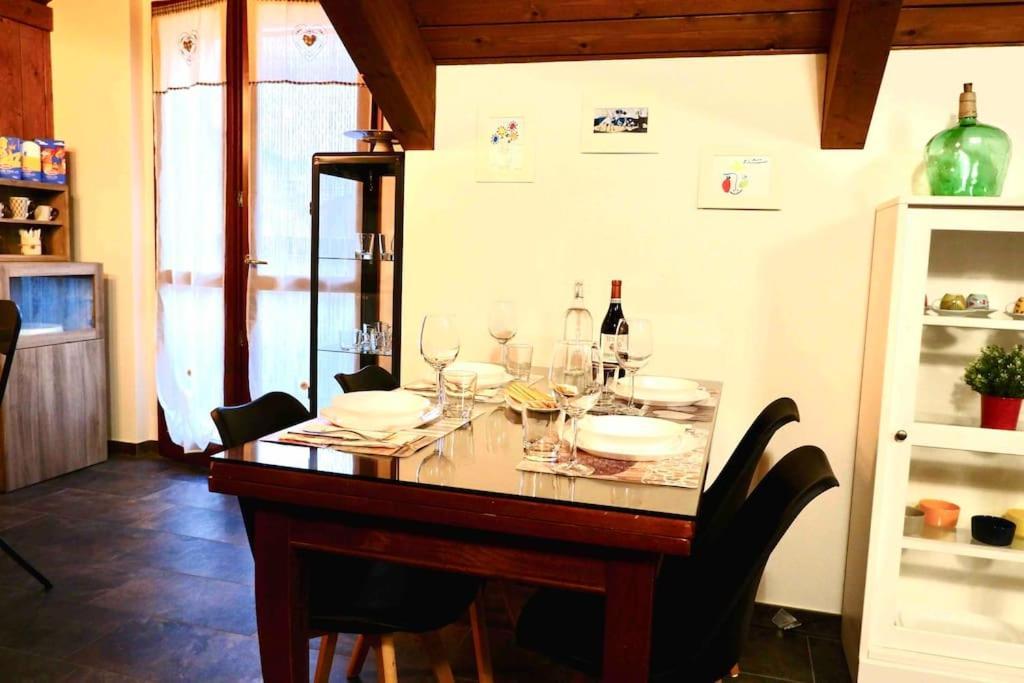 Attico Nel Cuore Delle Langhe - Free Parking Wi-Fi E Ac Alba  Exterior foto